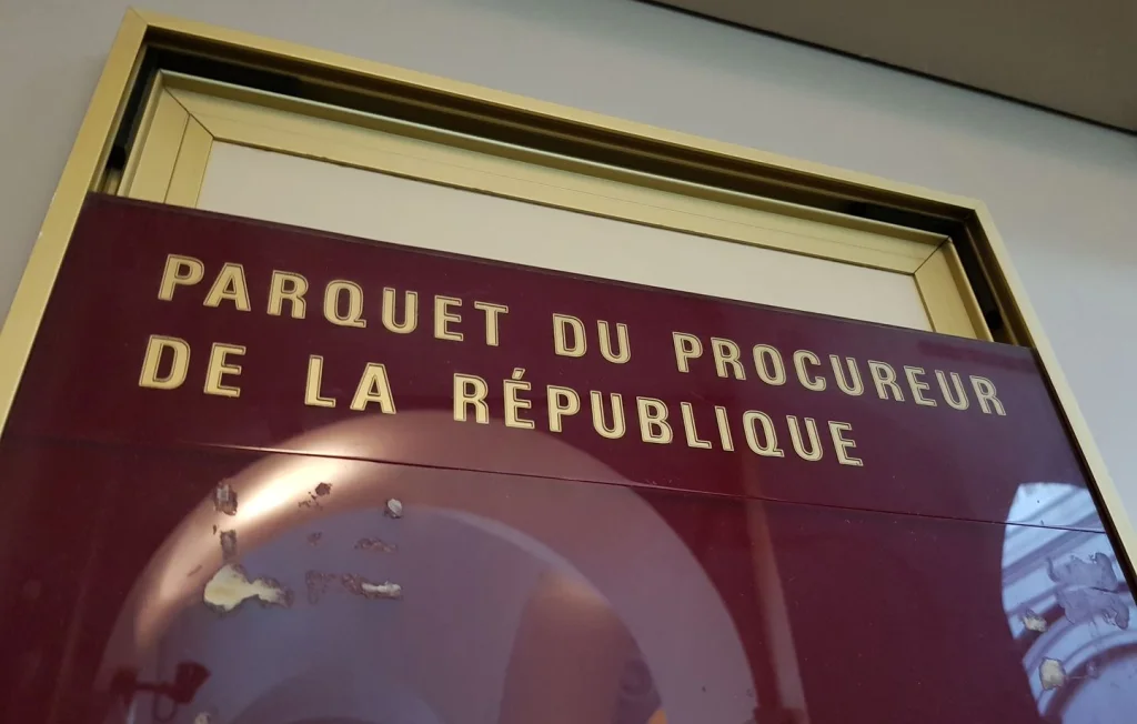 Policier mis en examen pour le meurtre de son ex et de son conjoint