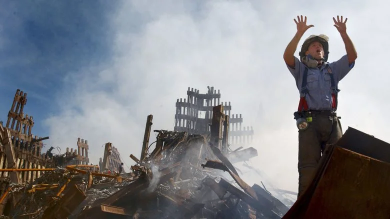 Pompier appelant à l'aide