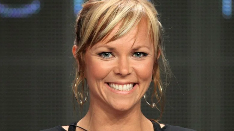 jessi combs clenching teeth smiling