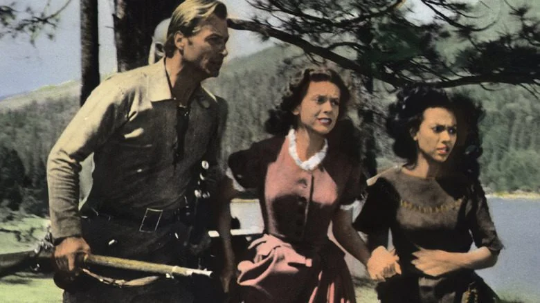 Moreno (à droite) joue avec des co-stars