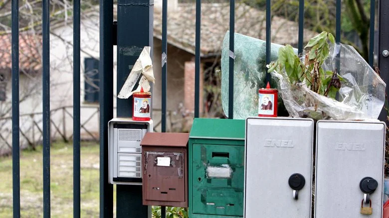Memorials placed at Meredith Kercher murder house