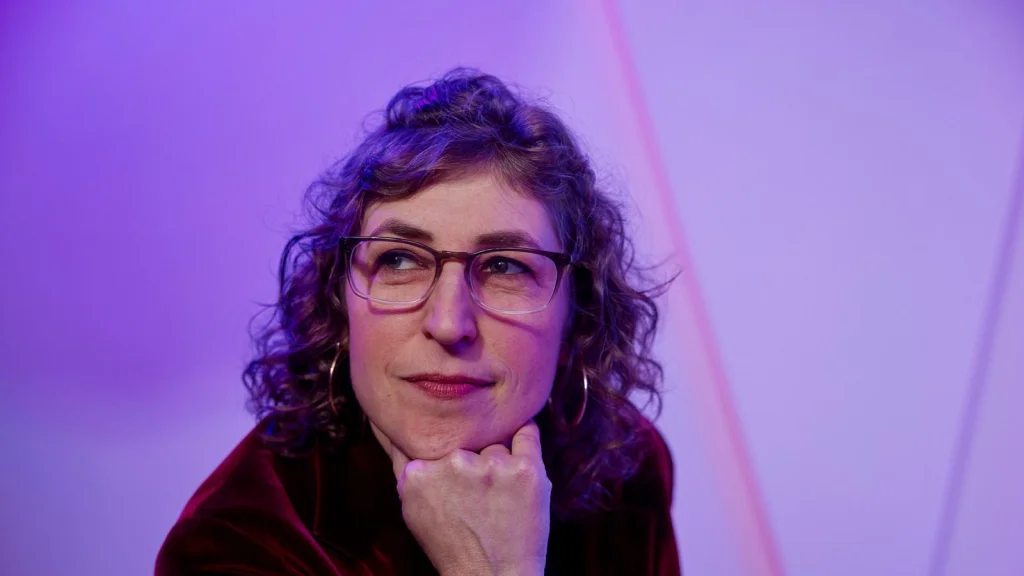 L'histoire complexe de Mayim Bialik décryptée en détail