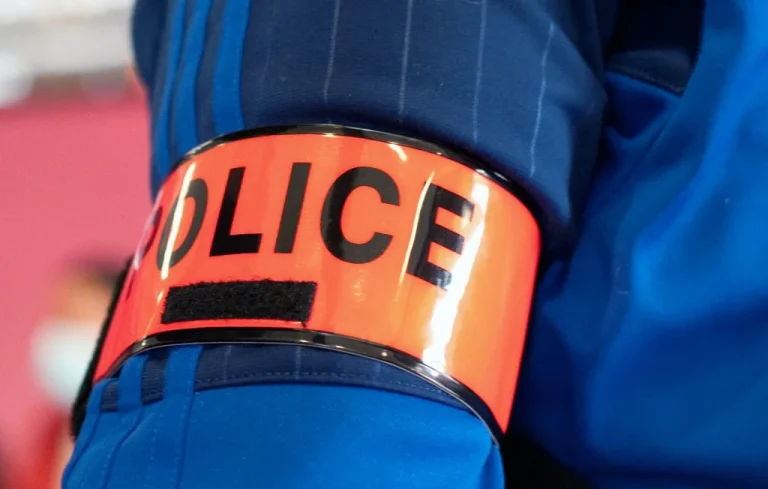 Saisie de nombreuses armes et munitions chez deux sexagénaires à Marseille