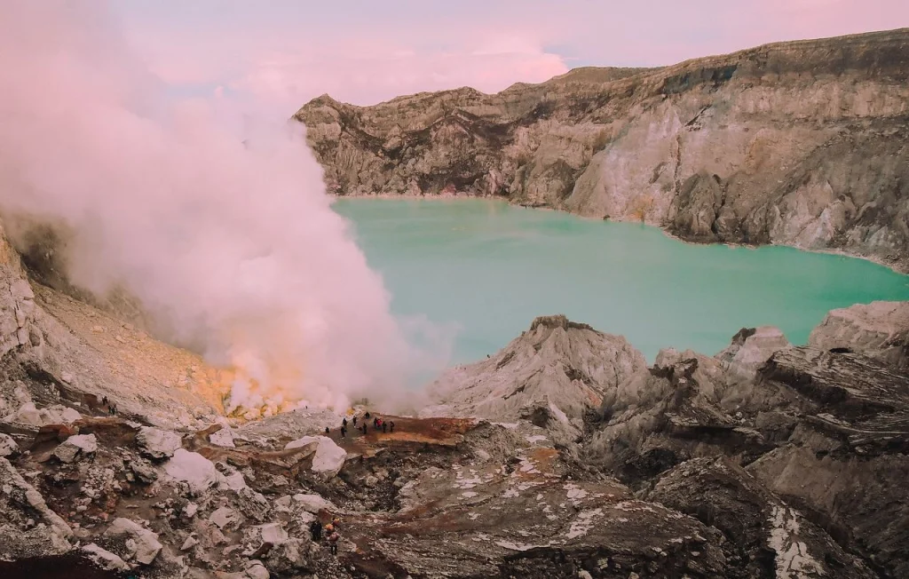 Touriste chinoise meurt en tombant dans un volcan actif en Indonésie