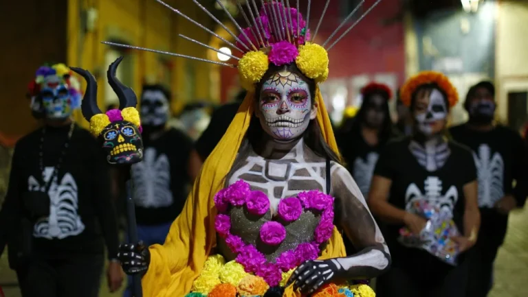 Différences entre la Fête des Morts et la Toussaint : Tout Comprendre