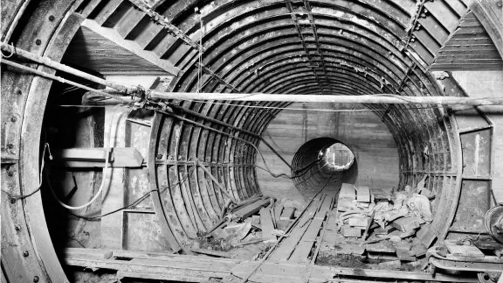 Les tunnels secrets de Londres révélés : Traces de la Seconde Guerre mondiale