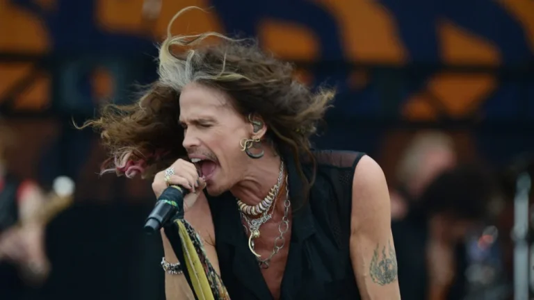 Steven Tyler d&rsquo;Aerosmith Reporte La Tournée Finale Suite À Une Grave Blessure