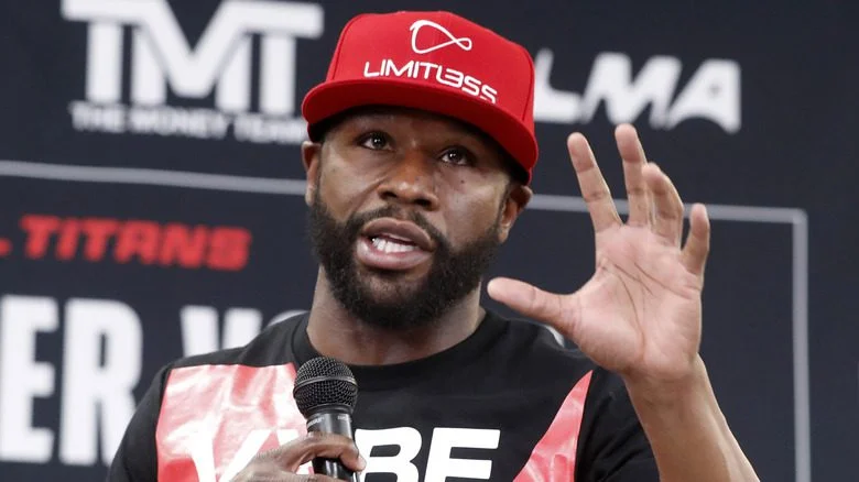 Floyd Mayweather en train de parler