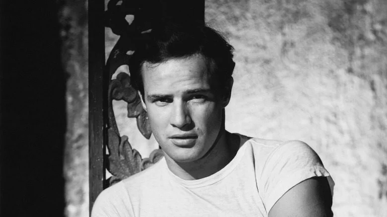 Marlon Brando en t-shirt blanc