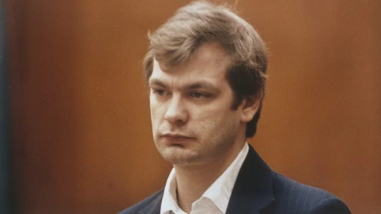 Jeffrey Dahmer in courtroom in suit