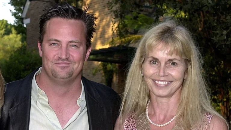 Découvrez la Mère et le Beau-père Célèbres de Matthew Perry