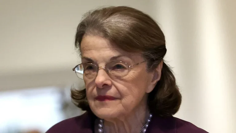 Découvrez le Nombre de Sénateurs Américains Décédés en Fonction jusqu&rsquo;en 2023