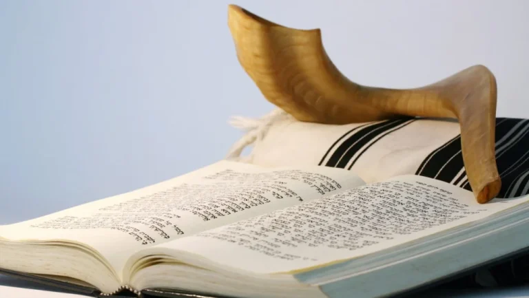 Importance de Yom Kippour dans la Foi Juive et les Dix Jours de Révérence