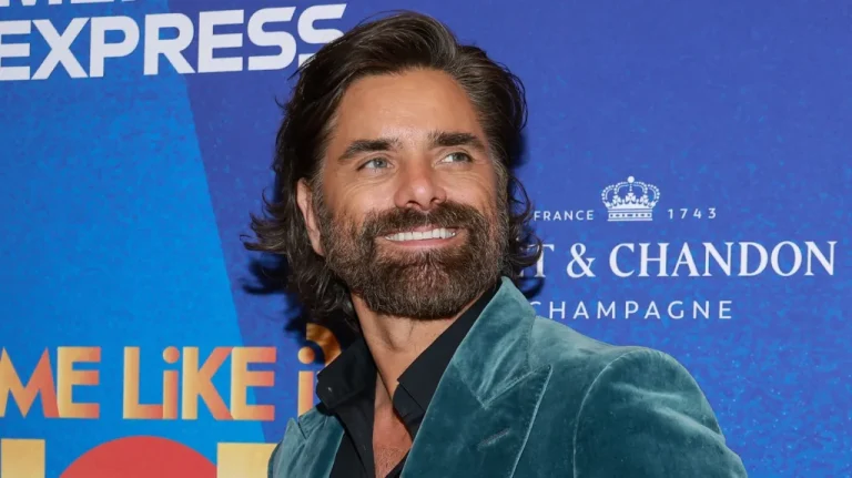 John Stamos adore Elvis bien plus que vous ne l&rsquo;imaginez