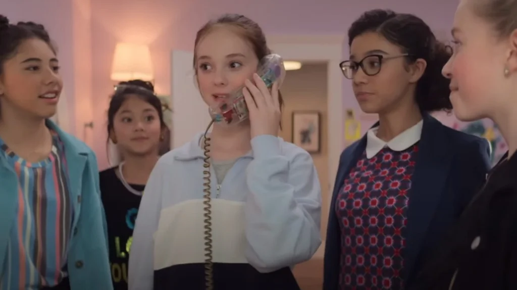 La Popularité des Téléphones Transparants des Années 90 et Leur Histoire