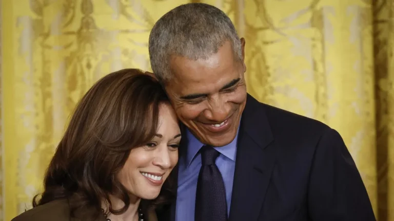 Le Silence de l&rsquo;Ex-Président Obama Sur Kamala Harris Fait Parler