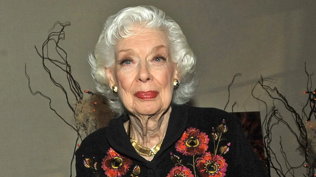 Les Acteurs de Sitcom Décédés en 2024 Qui Ont Passé Inaperçus