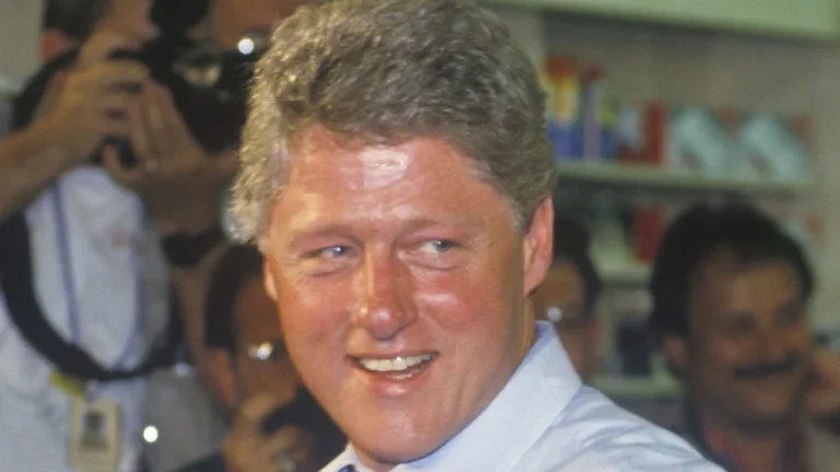 Les Décisions Controversées de la Présidence de Bill Clinton à Connaitre