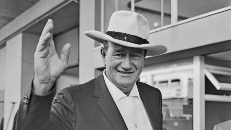 Les Échecs Oubliés de la Légende d&rsquo;Hollywood John Wayne