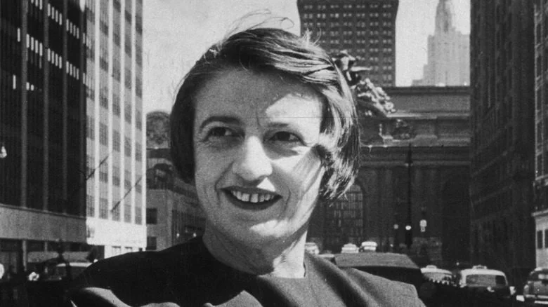 Ayn Rand souriante à New York