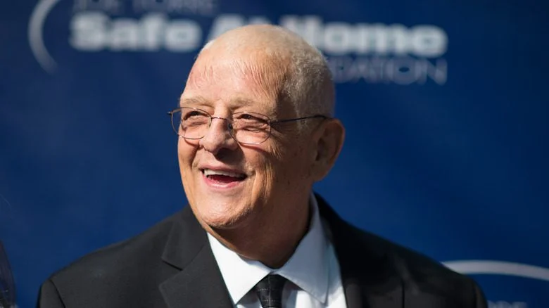 Dusty Rhodes souriant