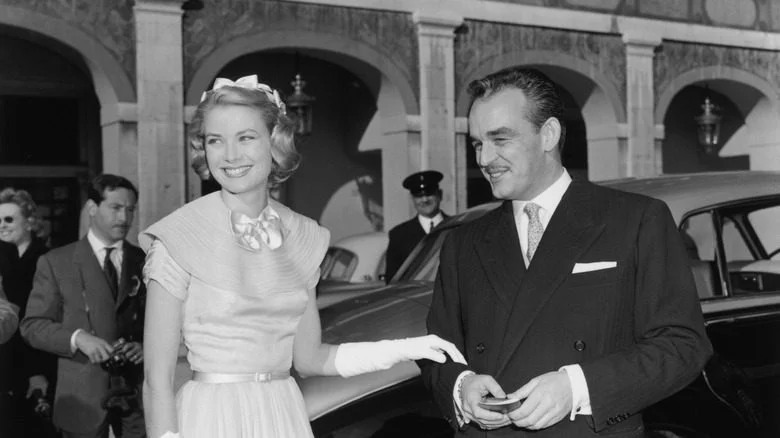 Grace Kelly et le Prince Rainier souriants