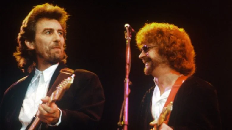 George Harrison et Jeff Lynne en performance