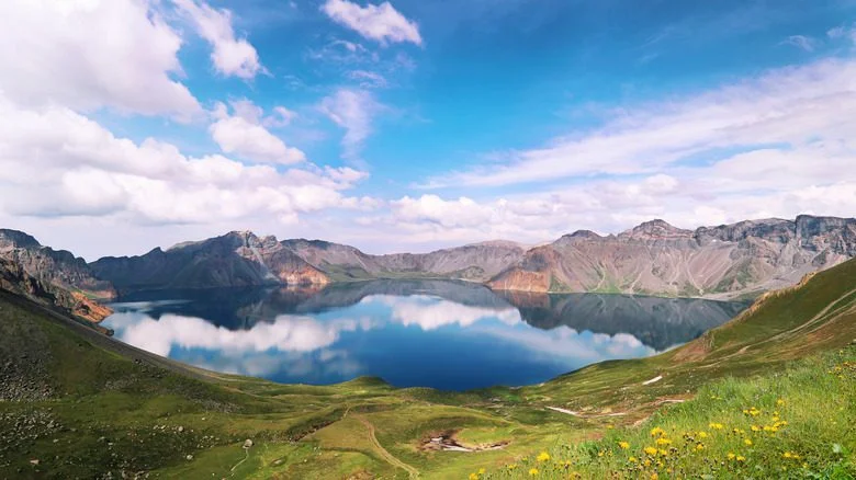 Lac au sommet du mont Paektu