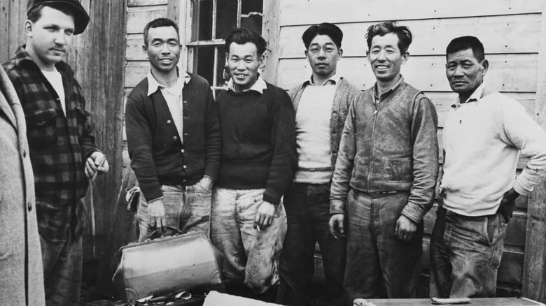 Réfugiés japonais après leur libération, 1944