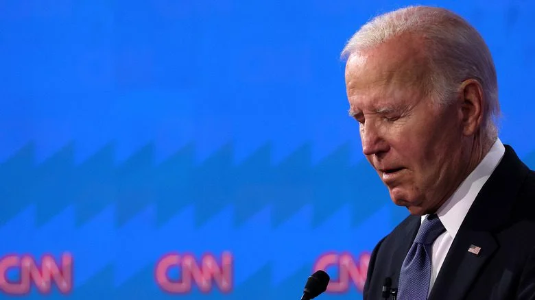 Joe Biden jeune supportant des moqueries pour son bégaiement