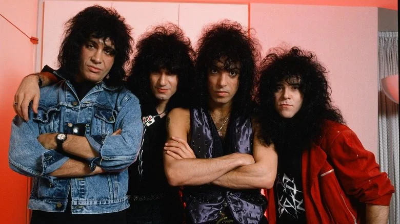 KISS posant sans maquillage