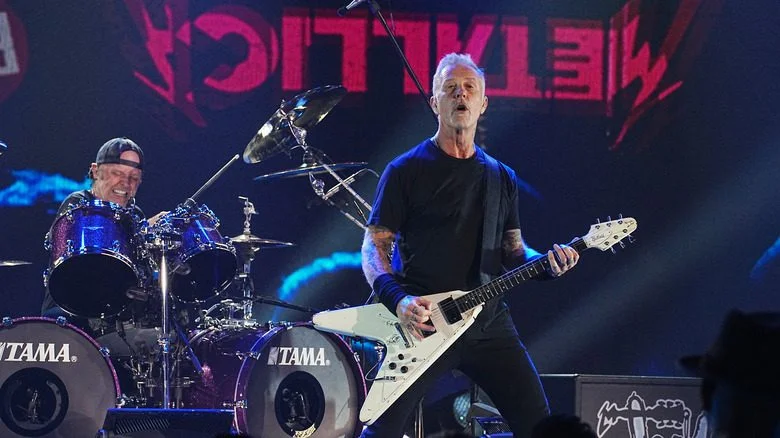 James Hetfield et Lars Ulrich sur scène