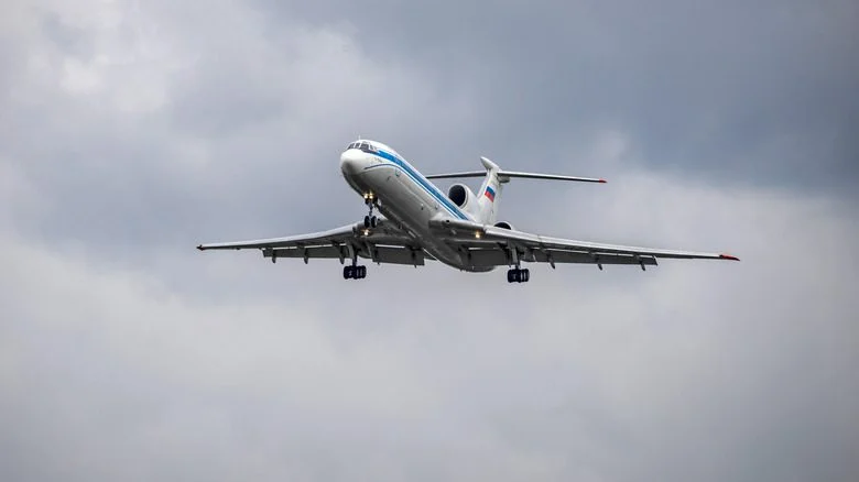 Avion Tupolev Tu-154M en vol