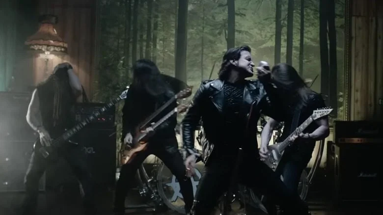 Scott Stapp et Art of Anarchy dans la vidéo de The Madness