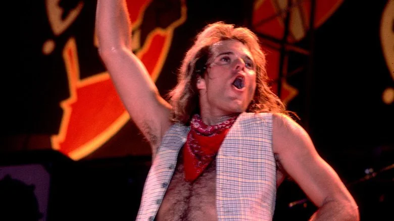 David Lee Roth bras levé
