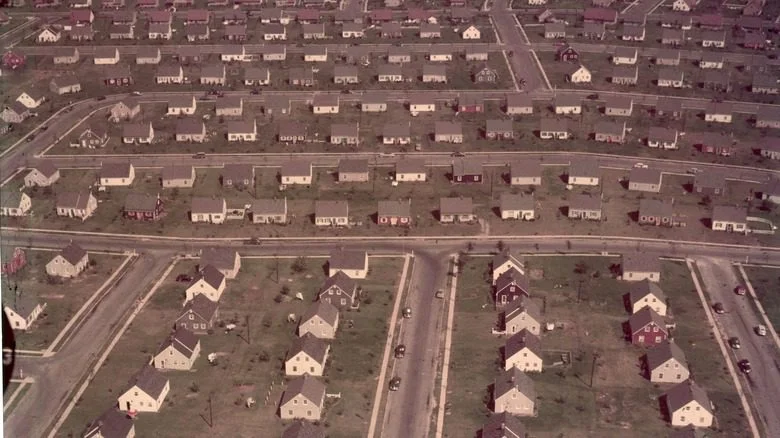Vue aérienne de Levittown, New York dans les années 1950