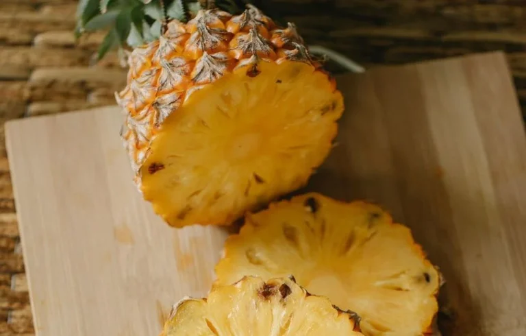 Bienfaits de l&rsquo;ananas : un superfruit tropical pour votre santé