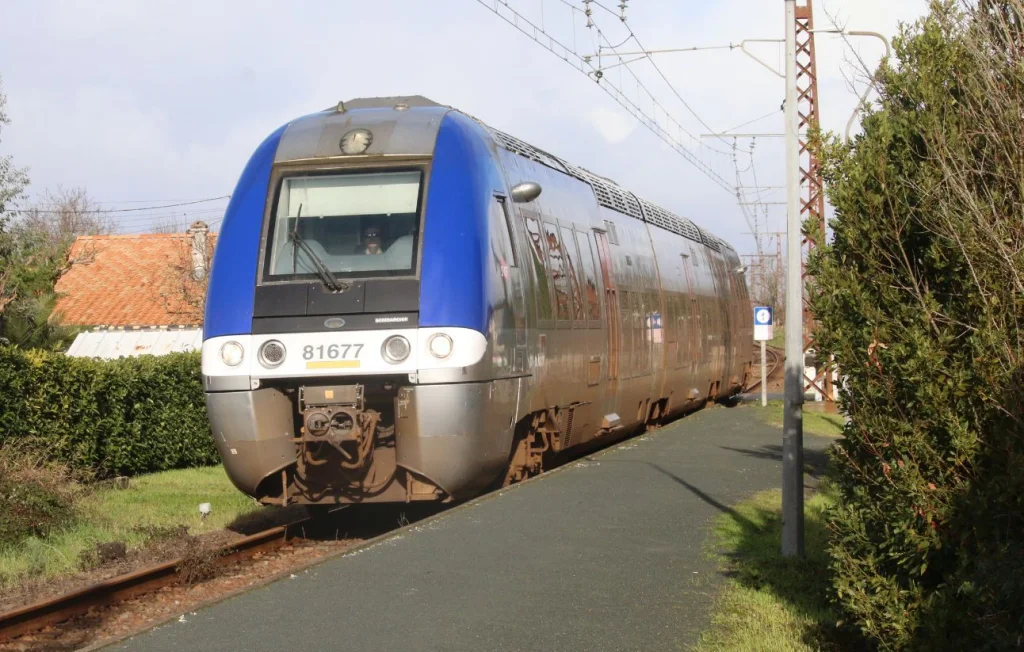 Collision mortelle : une automobiliste heurtée par un TER dans le Rhône