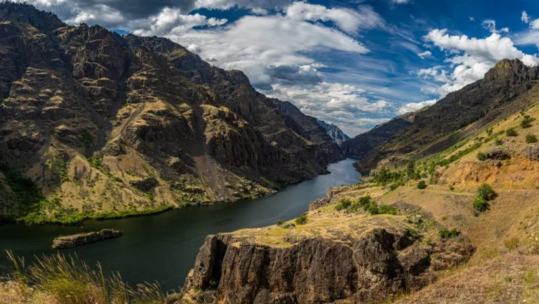 Comprendre le Massacre de Hells Canyon et ses conséquences tragiques