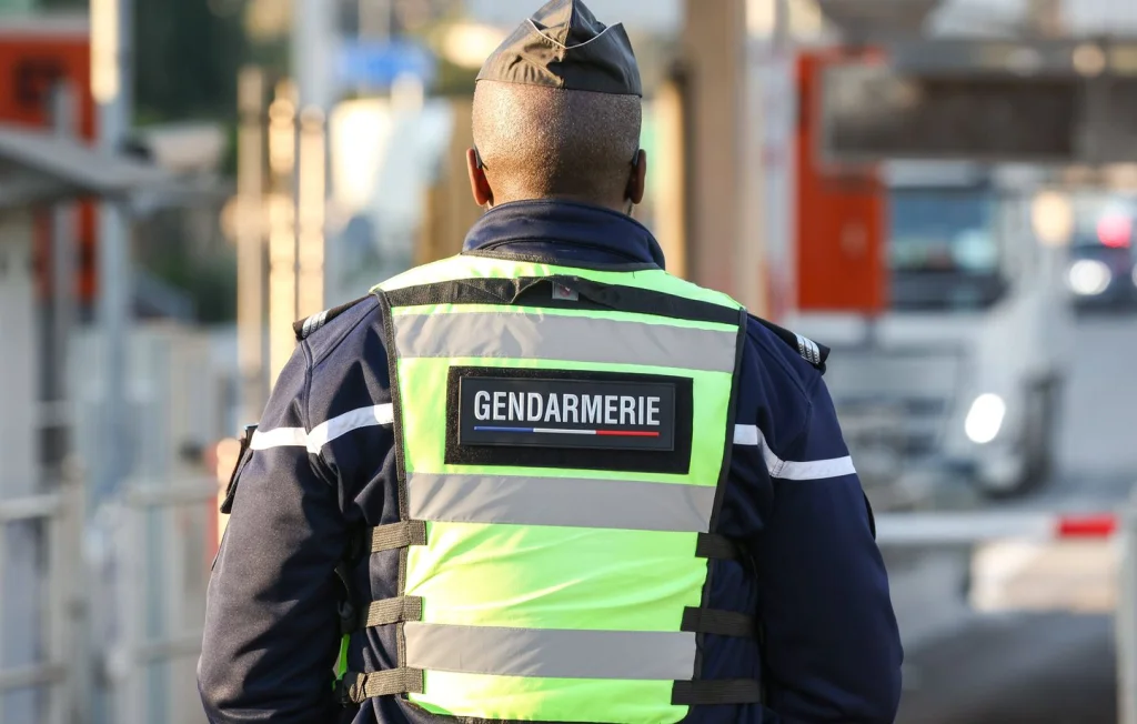 Corps d’un jeune homme au bord de la RN13 : accident en Normandie ?