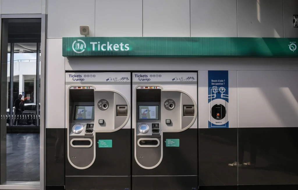 Élèves sans carte Imagine R : délais de traitement affolants avant la rentrée