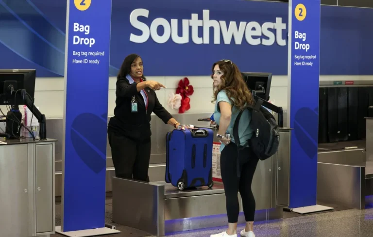 Femme retrouvée morte dans tapis à bagages à l&rsquo;aéroport de Chicago