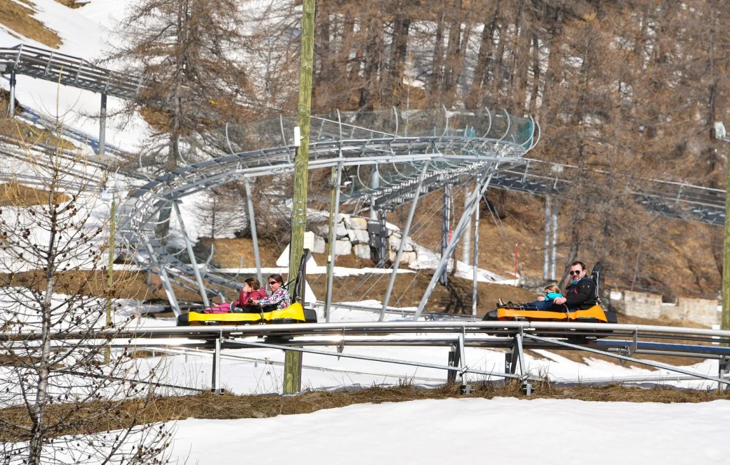 Hautes-Alpes : Accident en luge sur rail, deux ados blessées dont une gravement