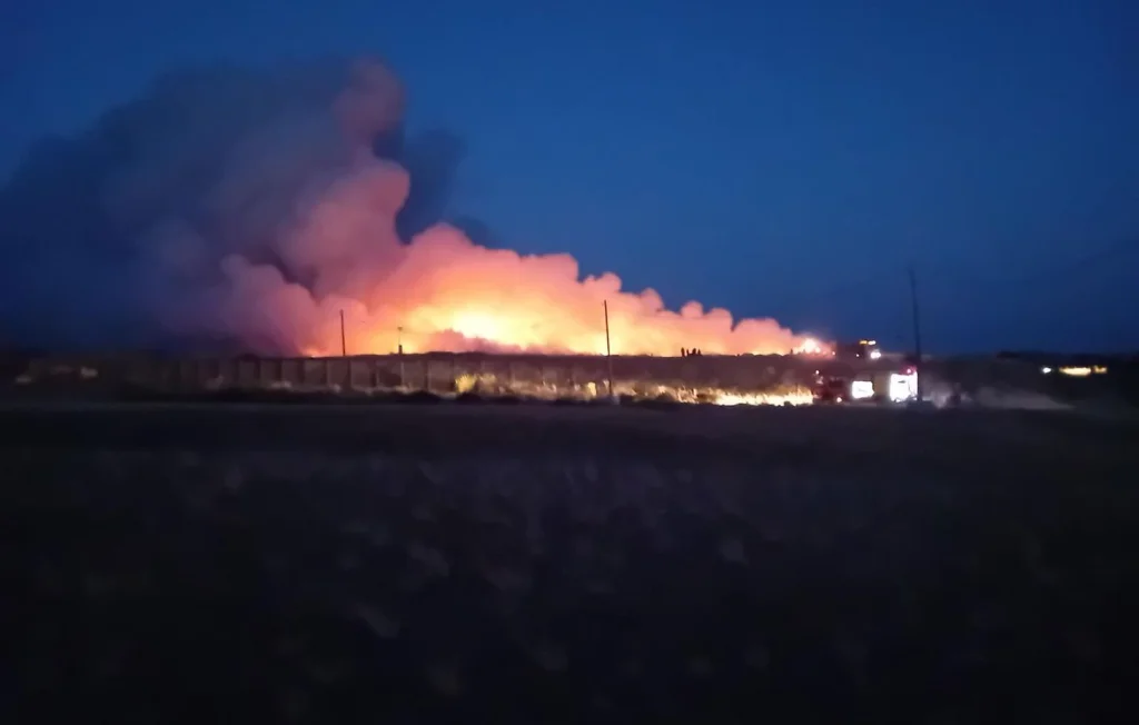 Incendie spectaculaire à Béziers : 6.500 tonnes de déchets en flammes