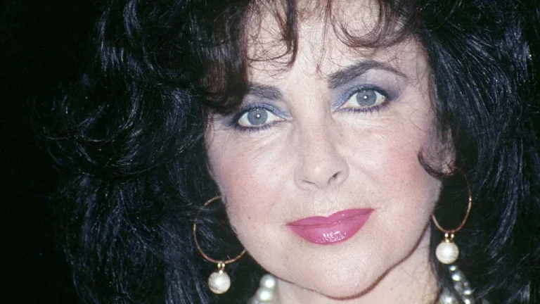 L&rsquo;objet émouvant avec lequel Elizabeth Taylor a été enterrée