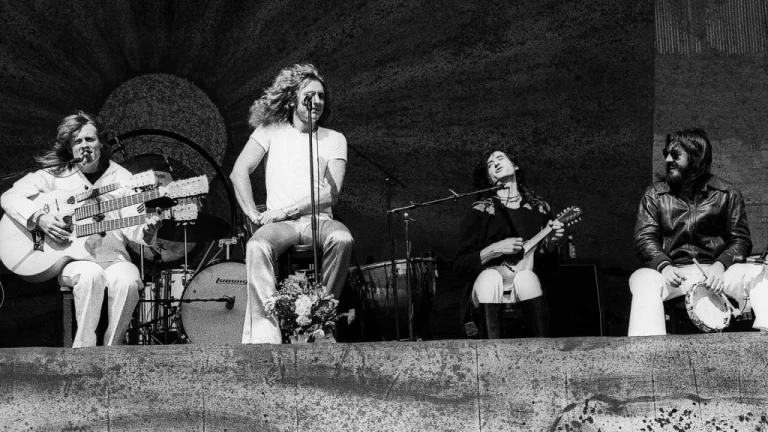 La chanson improvisée légendaire de Led Zeppelin qui a marqué l&rsquo;histoire