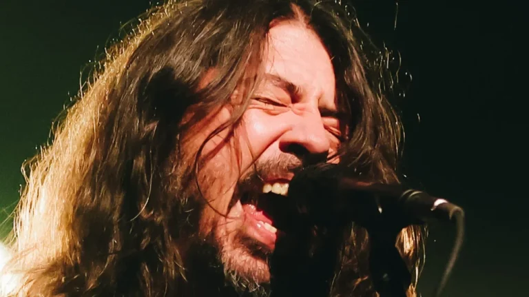 La passion cachée de Dave Grohl pour les OVNIs et les extraterrestres