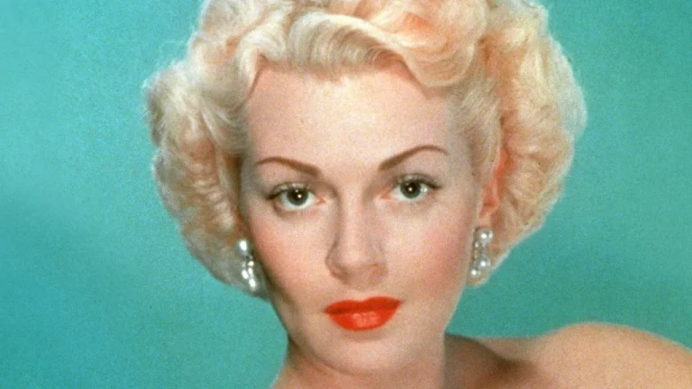 Les souffrances cachées de l&rsquo;enfance de Lana Turner à Hollywood