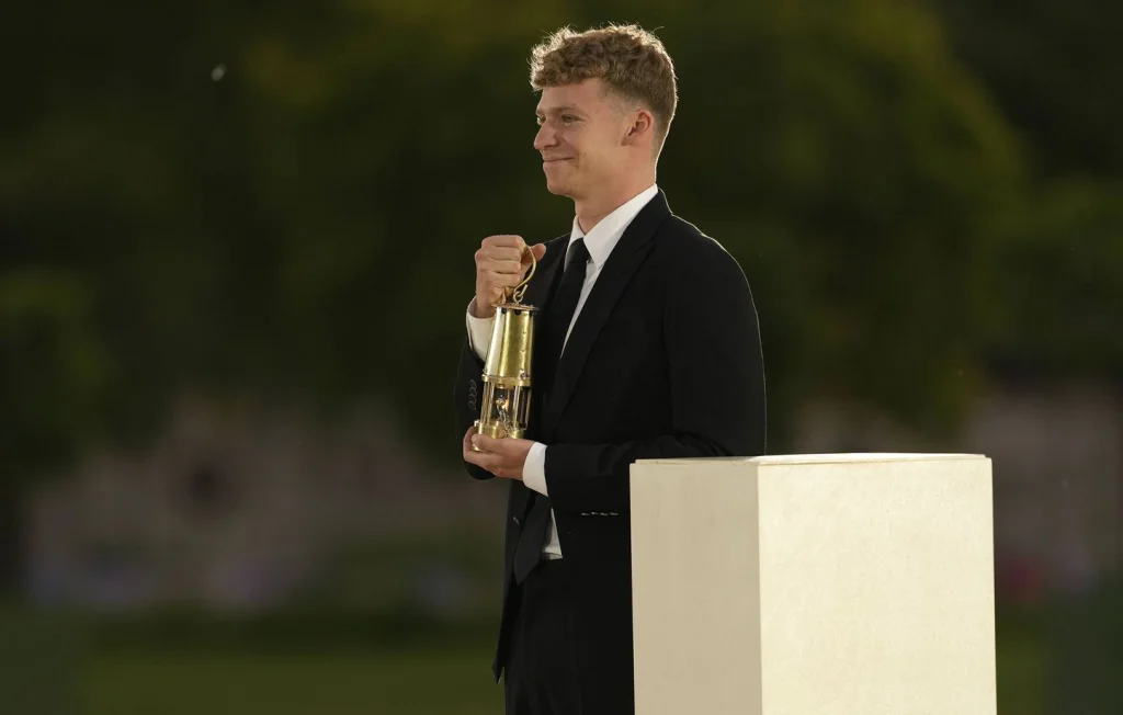 Maire propose d'inviter Léon Marchand pour honorer le festival minier