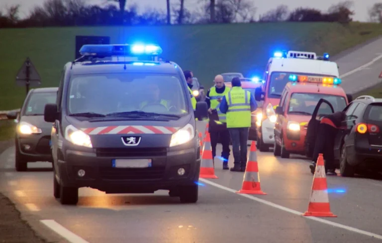 Morbihan : Solène, pompière de 22 ans, tragiquement tuée dans un accident